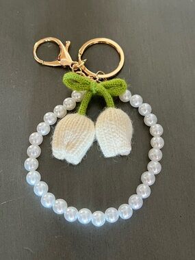 Cream Tulip Flower Floral Crochet White Pearl Chain Gold 4.5” Bag Purse Charm